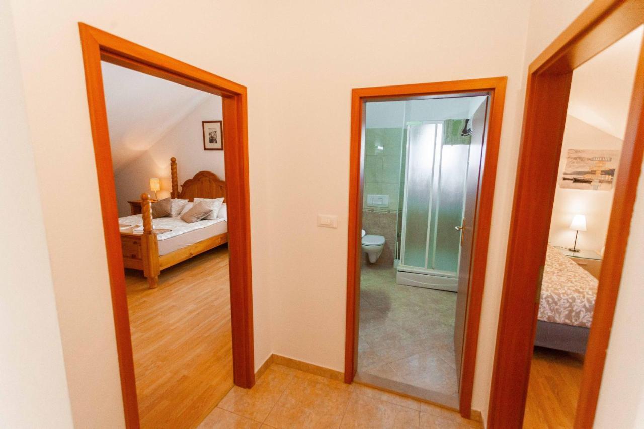 Apartment Jerry With Private Pool Милна Екстериор снимка
