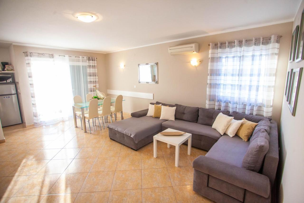 Apartment Jerry With Private Pool Милна Екстериор снимка