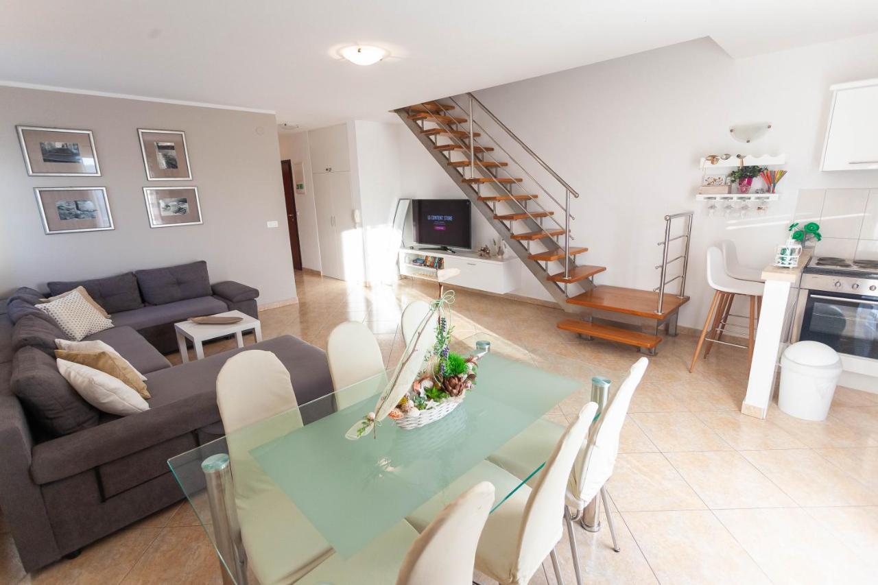 Apartment Jerry With Private Pool Милна Екстериор снимка