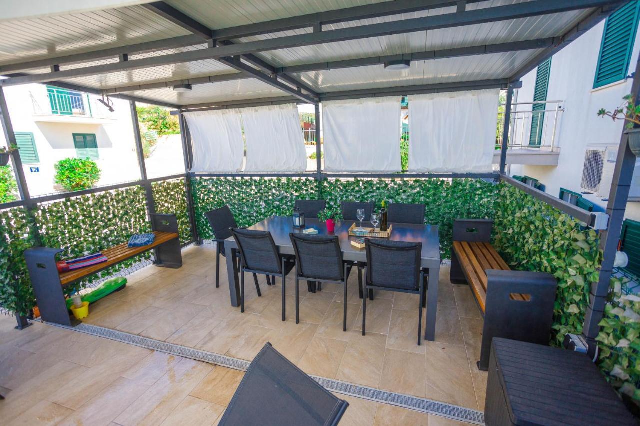 Apartment Jerry With Private Pool Милна Екстериор снимка