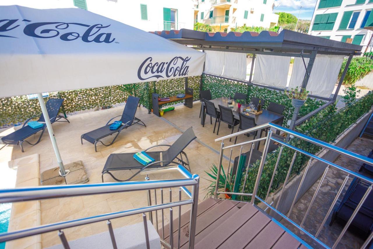 Apartment Jerry With Private Pool Милна Екстериор снимка